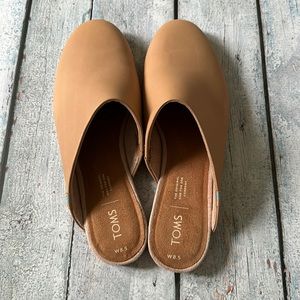 TOMS mule shoes in honey leather